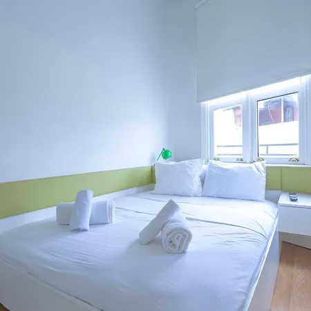 Central With Charming City View Near Istiklal Street In Beyoglu * 이스탄불